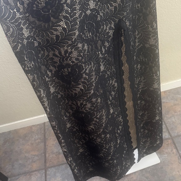 Elegant Black Lace dress - Picture 6 of 7